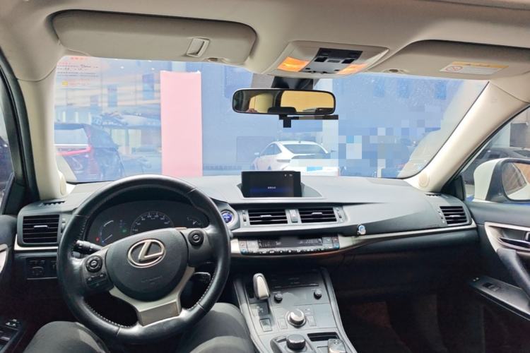 Used Lexus CT 2014 CT200h Comfort Edition Monochrome Center Console