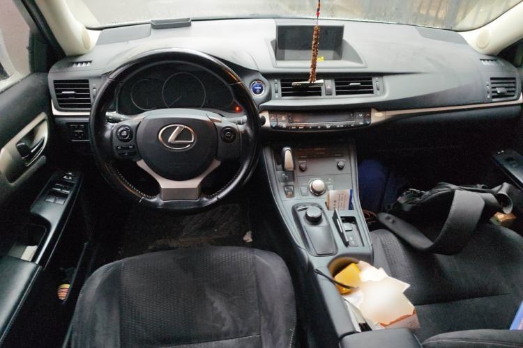 Used Lexus CT 2014 CT200h Comfort Edition Monochrome Center Console