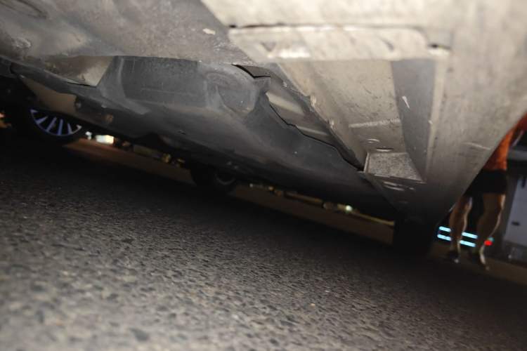 Used Lexus CT 2014 CT200h Comfort Edition Two-Tone Chassis Front Left