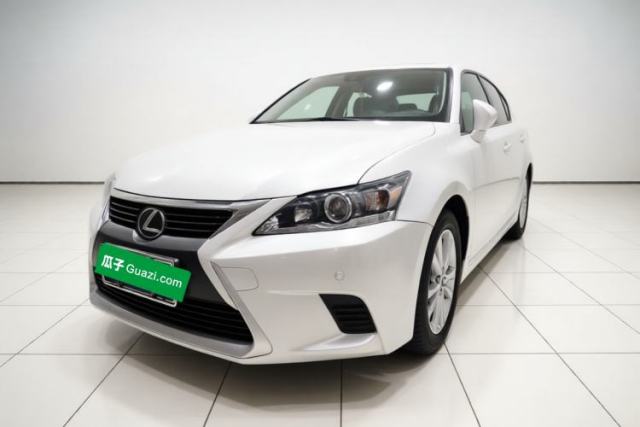 Używany Lexus CT 2014 CT200h Elite Edition Monochrome