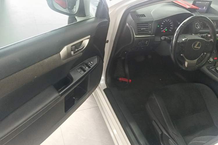 Used Lexus CT 2014 CT200h Comfort Edition Monochrome Driver Seat