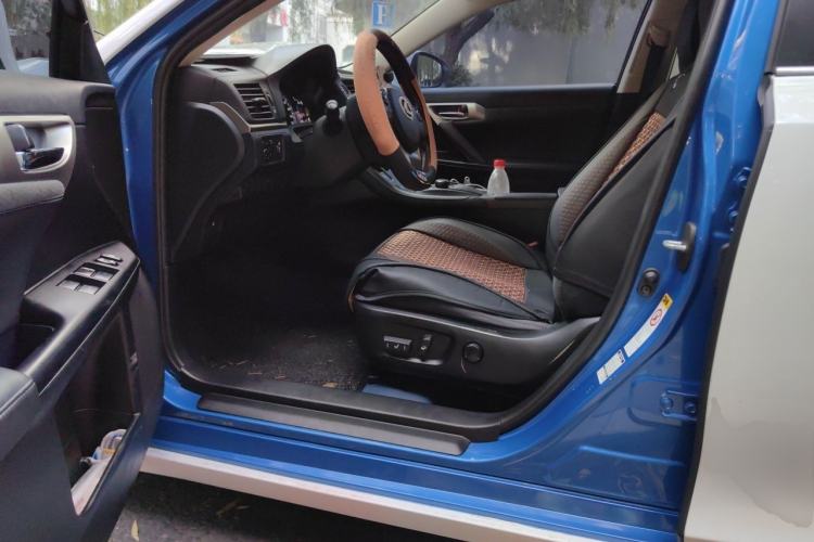 Used Lexus CT 2014 CT200h Comfort Edition Two-Tone Driver Seat