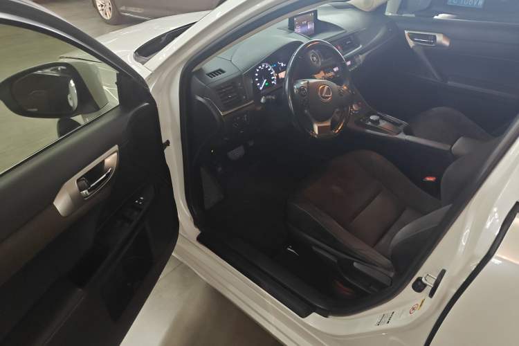 Used Lexus CT 2014 CT200h Comfort Edition Monochrome Driver Seat