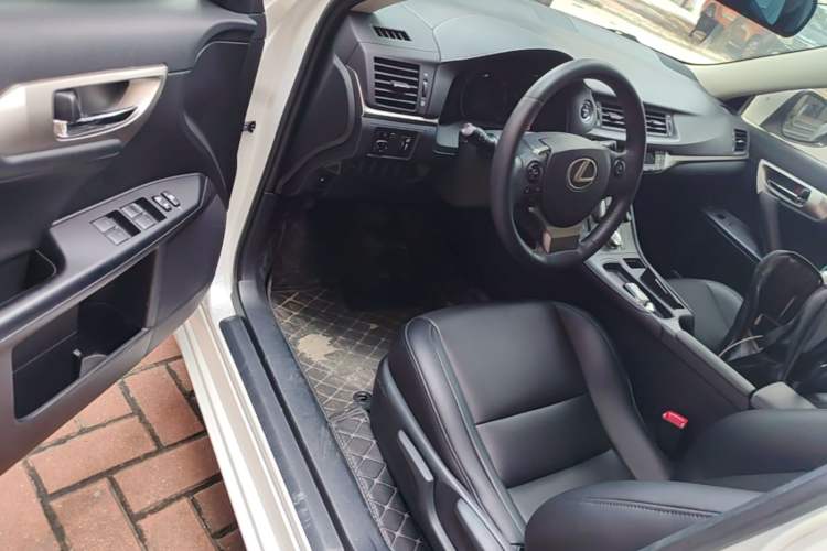 Used Lexus CT 2014 CT200h Elite Edition Monochrome Driver Seat