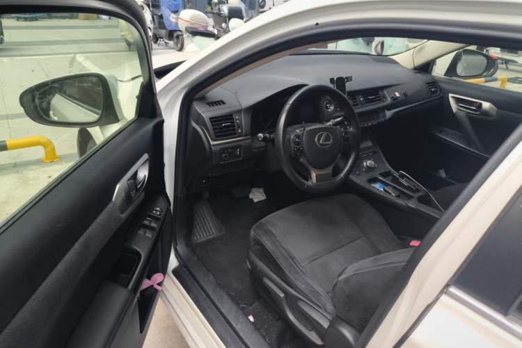 Used Lexus CT 2014 CT200h Elite Edition Monochrome Driver Seat