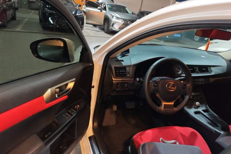 Used Lexus CT 2014 CT200h Elite Edition Monochrome Driver Seat