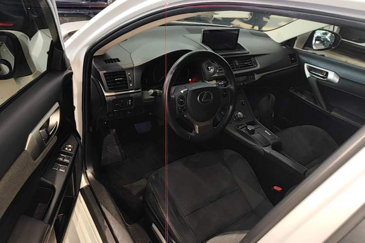 Used Lexus CT 2014 CT200h Comfort Edition Monochrome Driver Seat