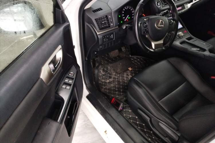 Used Lexus CT 2014 CT200h Elite Edition Monochrome Driver Seat