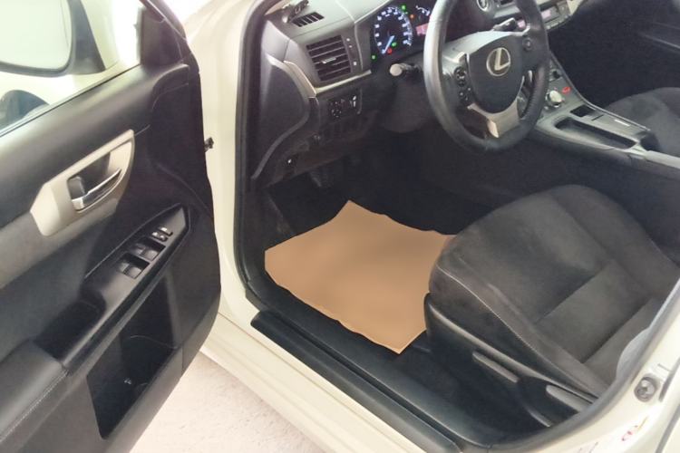 Used Lexus CT 2014 CT200h Elite Edition Monochrome Driver Seat