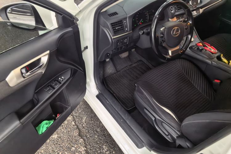 Used Lexus CT 2014 CT200h Comfort Edition Monochrome Driver Seat