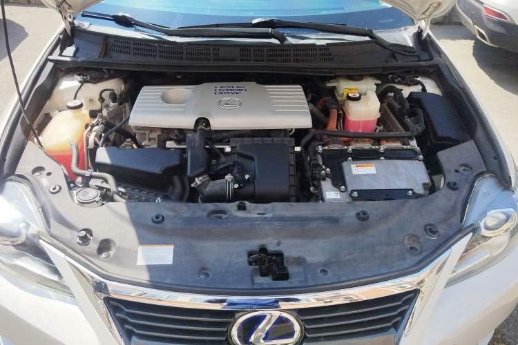 Used Lexus CT 2014 CT200h Comfort Edition Two-Tone Engine Bay