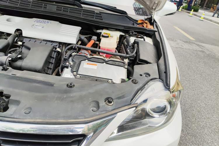 Used Lexus CT 2014 CT200h Elite Edition Monochrome Engine Bay Left