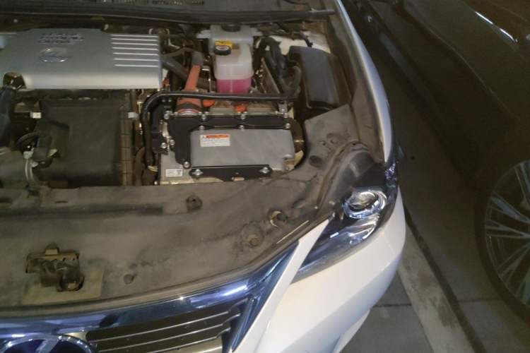 Used Lexus CT 2014 CT200h Elite Edition Monochrome Engine Bay Left
