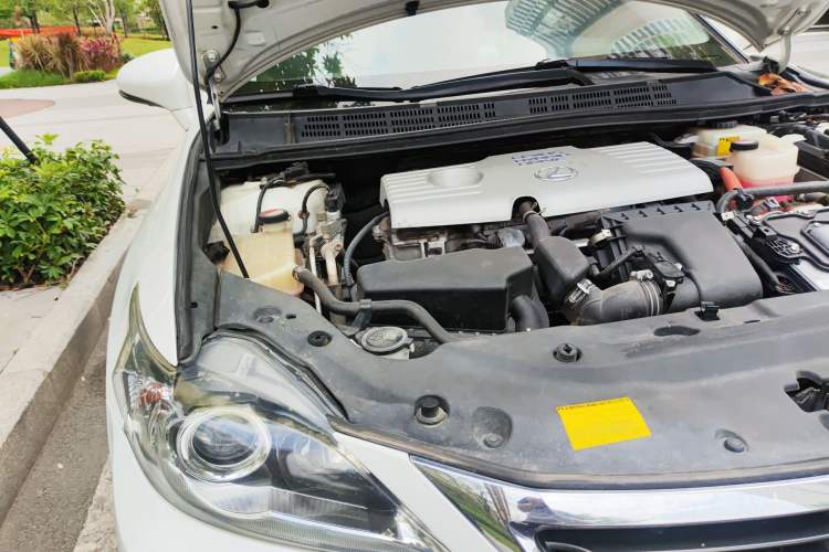 Used Lexus CT 2014 CT200h Elite Edition Monochrome Engine Bay Right