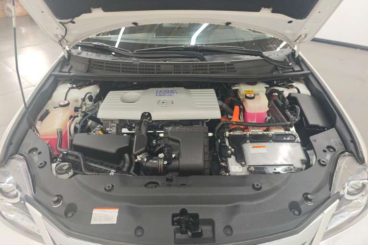 Used Lexus CT 2014 CT200h Elite Edition Monochrome Engine Bay