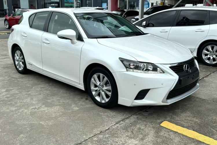 Used Lexus CT 2014 CT200h Elite Edition Monochrome Exterior 2