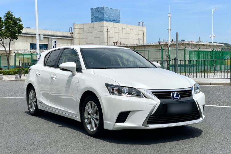 Used Lexus CT 2014 CT200h Elite Edition Monochrome Exterior 2