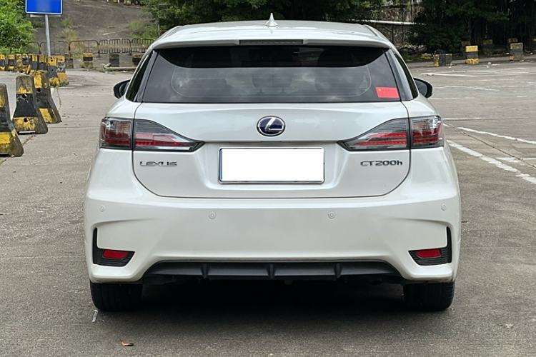 Used Lexus CT 2014 CT200h Elite Edition Monochrome Exterior 2