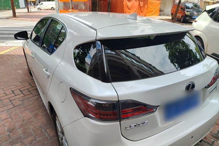 Used Lexus CT 2014 CT200h Elite Edition Monochrome Exterior 2