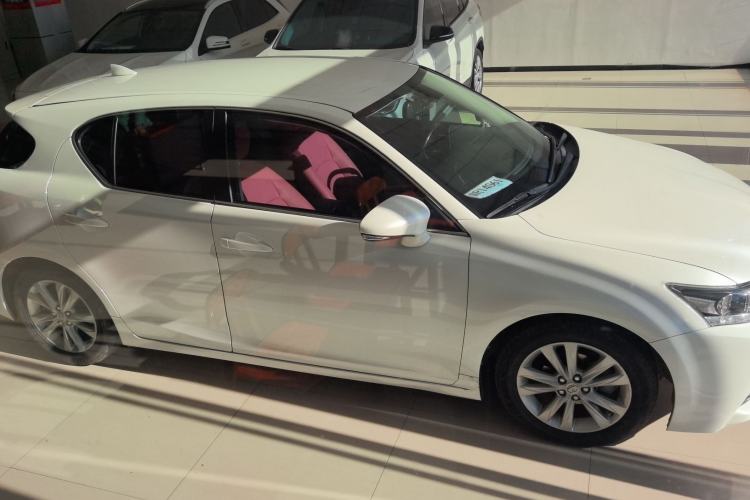 Used Lexus CT 2014 CT200h Elite Edition Monochrome Exterior 2