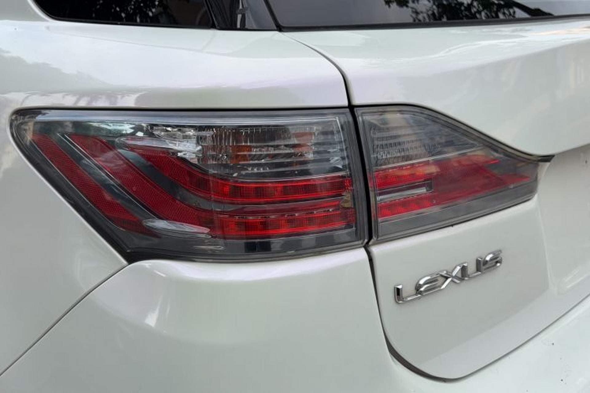 Used Lexus CT 2014 CT200h Elite Edition Monochrome Exterior 3