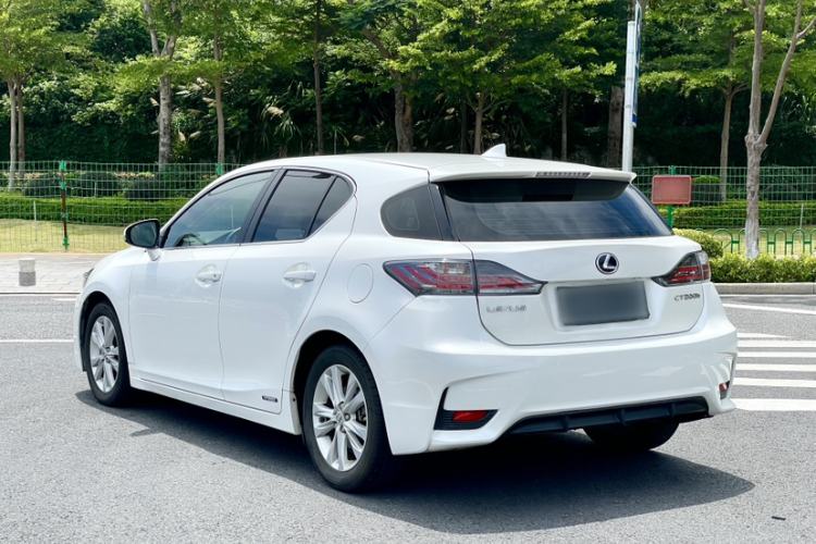 Used Lexus CT 2014 CT200h Elite Edition Monochrome Exterior 3