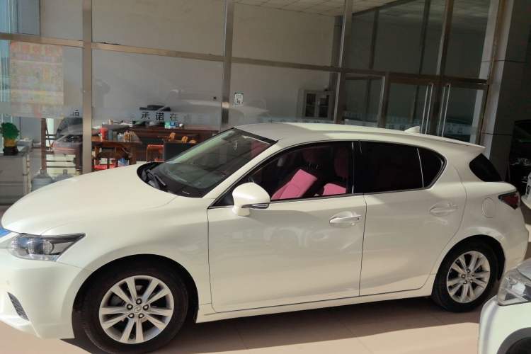 Used Lexus CT 2014 CT200h Elite Edition Monochrome Exterior 3