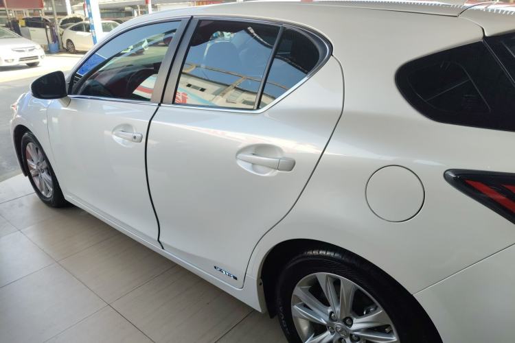 Used Lexus CT 2014 CT200h Comfort Edition Monochrome Exterior 3
