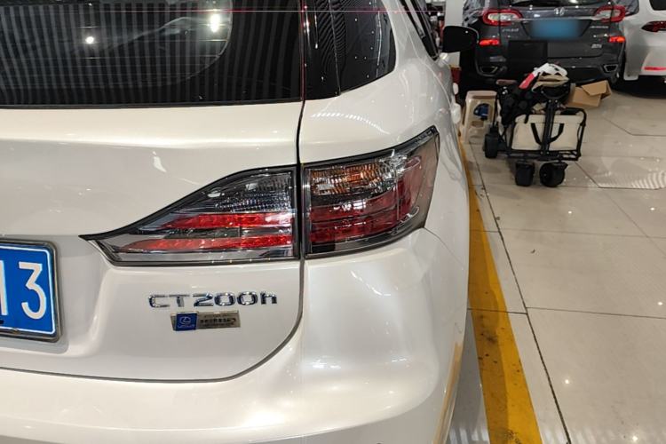 Used Lexus CT 2014 CT200h Comfort Edition Monochrome Exterior 3