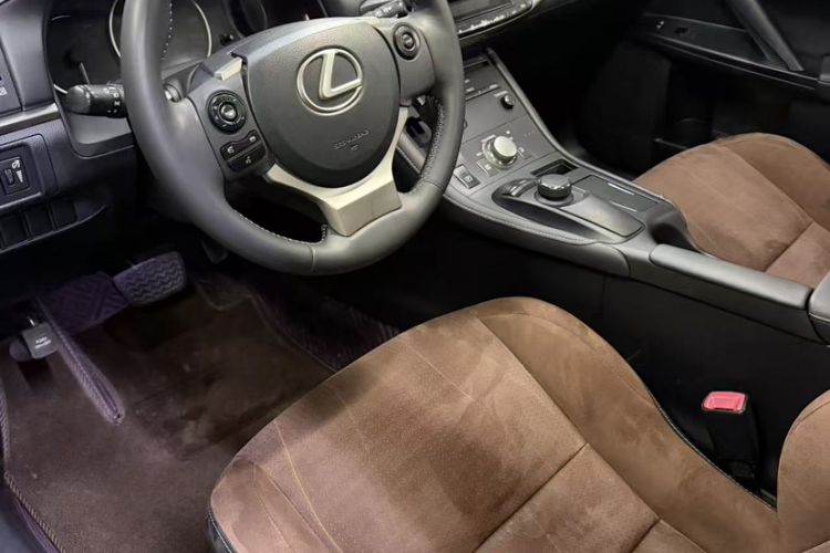 Used Lexus CT 2014 CT200h Comfort Edition Two-Tone Exterior 3
