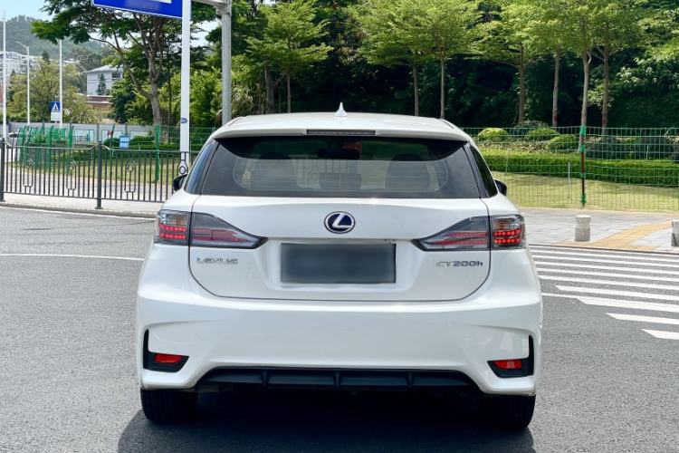 Used Lexus CT 2014 CT200h Elite Edition Monochrome Exterior 4