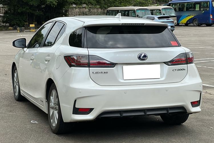 Used Lexus CT 2014 CT200h Elite Edition Monochrome Exterior 4
