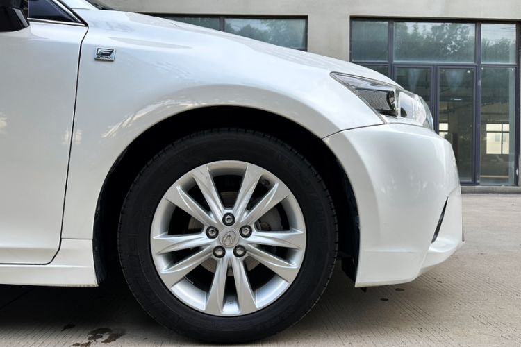 Used Lexus CT 2014 CT200h Comfort Edition Monochrome Exterior 4