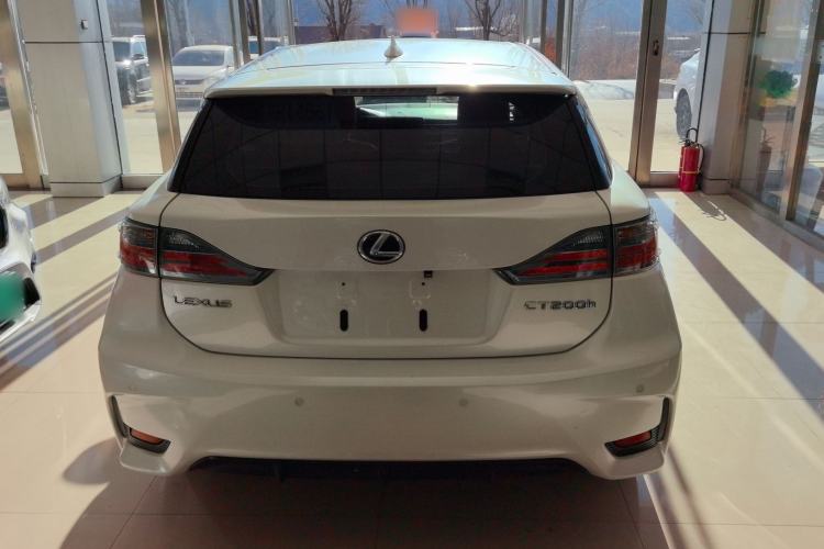 Used Lexus CT 2014 CT200h Elite Edition Monochrome Exterior 4