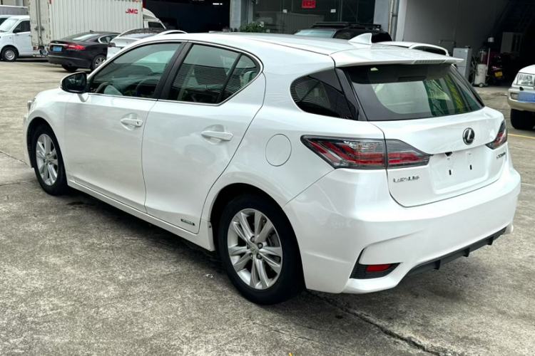 Used Lexus CT 2014 CT200h Elite Edition Monochrome Exterior 5