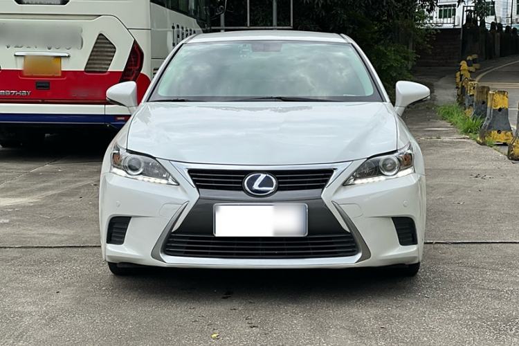 Used Lexus CT 2014 CT200h Elite Edition Monochrome Exterior 5