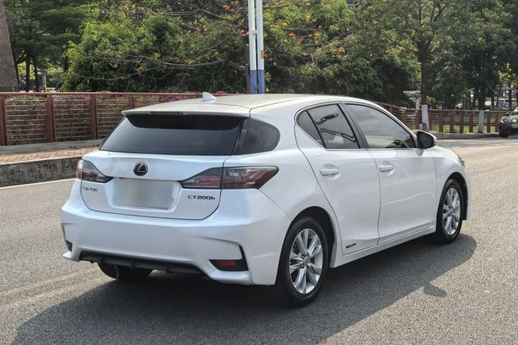 Used Lexus CT 2014 CT200h Elite Edition Monochrome Exterior 5