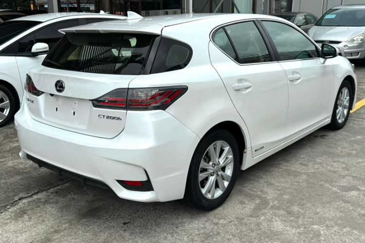 Used Lexus CT 2014 CT200h Elite Edition Monochrome Exterior 6