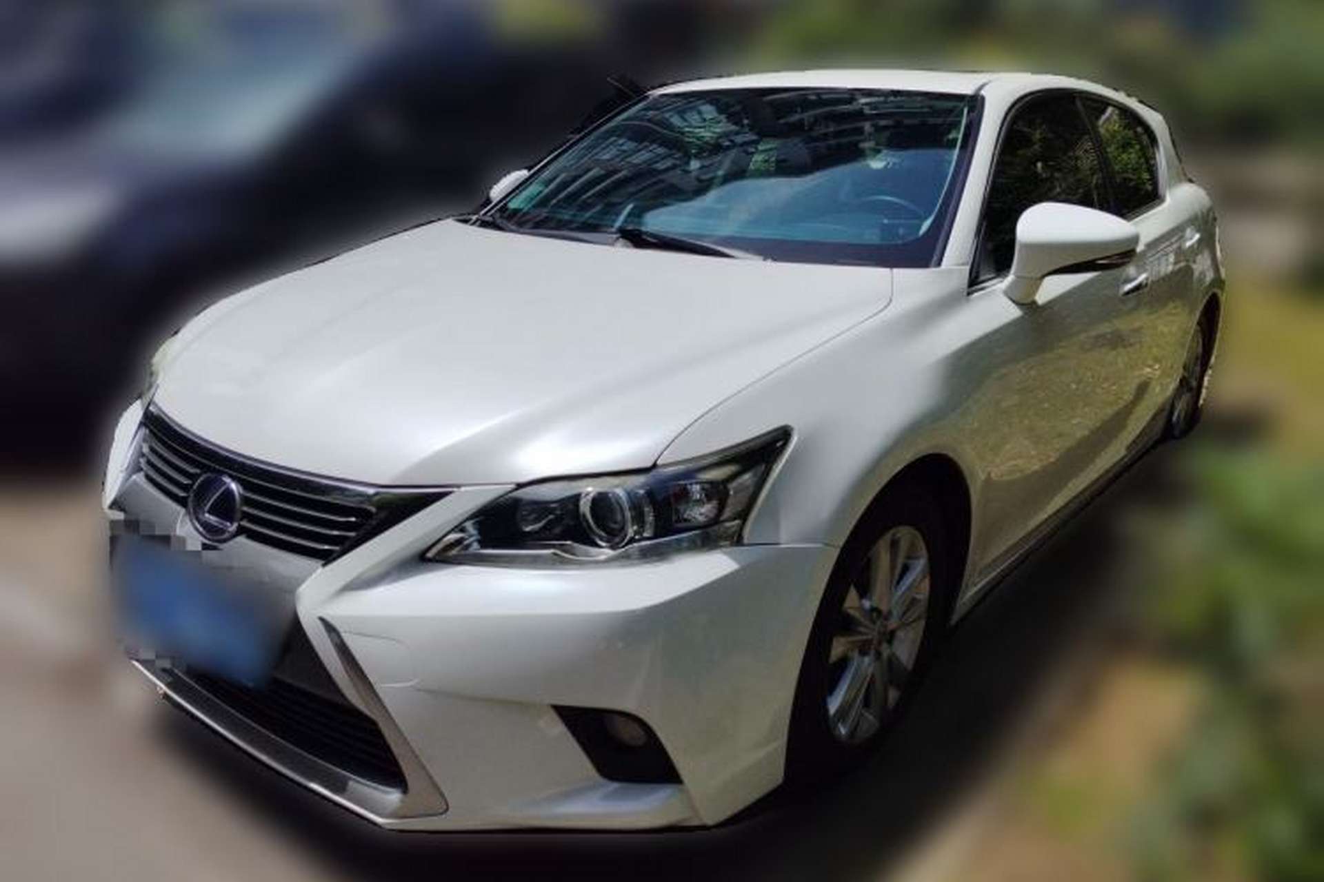 Used Lexus CT 2014 CT200h Comfort Edition Monochrome Front Left 45 Deg