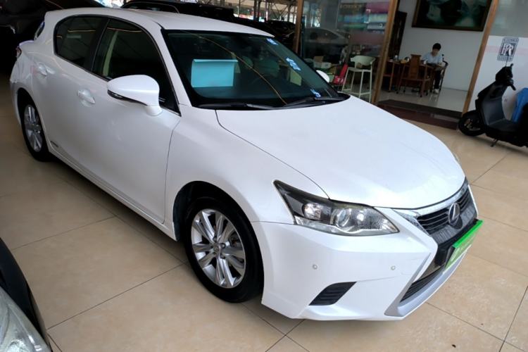 Used Lexus CT 2014 CT200h Elite Edition Monochrome Front Right 45 Deg