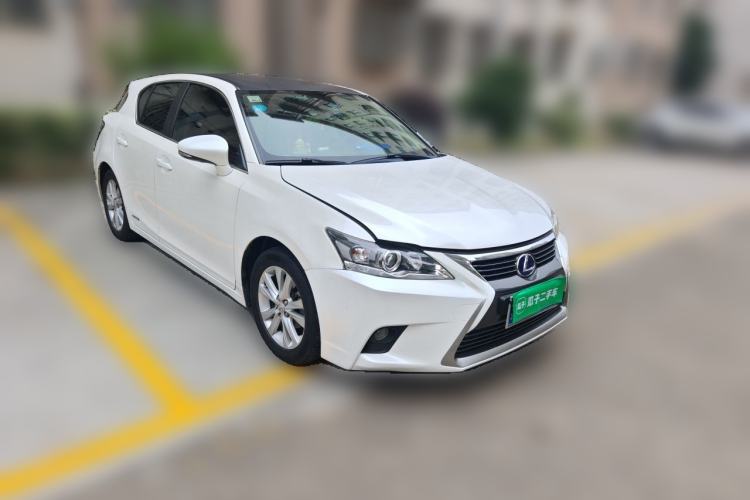 Used Lexus CT 2014 CT200h Elite Edition Monochrome Front Right 45 Deg