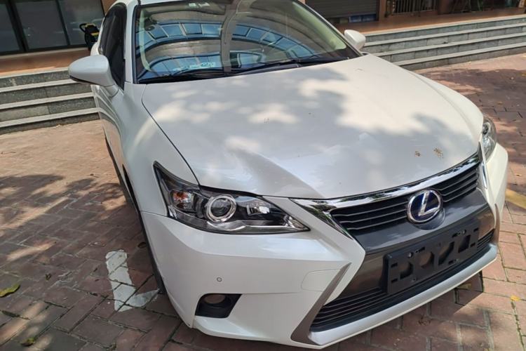 Used Lexus CT 2014 CT200h Comfort Edition Monochrome Front Right 45 Deg