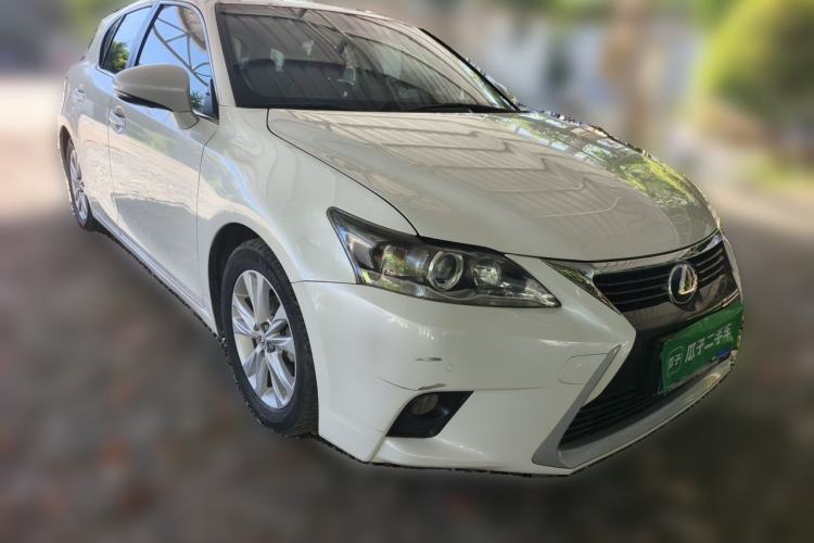 Used Lexus CT 2014 CT200h Comfort Edition Monochrome Front Right 45 Deg