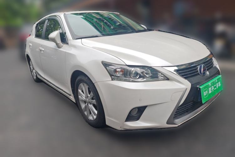 Used Lexus CT 2014 CT200h Comfort Edition Monochrome Front Right 45 Deg