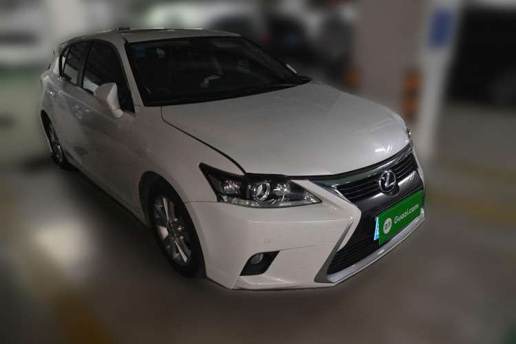 Used Lexus CT 2014 CT200h Comfort Edition Monochrome Front Right 45 Deg