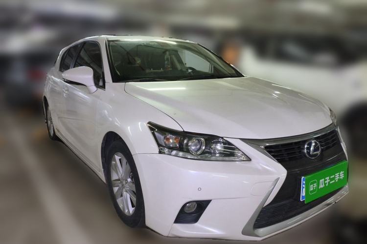 Used Lexus CT 2014 CT200h Comfort Edition Monochrome Front Right 45 Deg