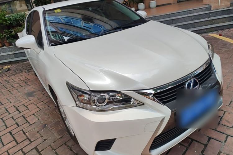 Used Lexus CT 2014 CT200h Elite Edition Monochrome Front Right 45 Deg