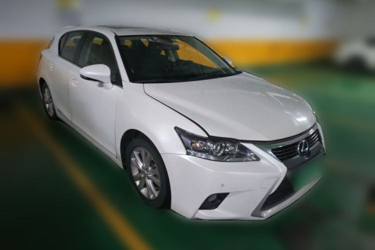 Used Lexus CT 2014 CT200h Comfort Edition Monochrome Front Right 45 Deg