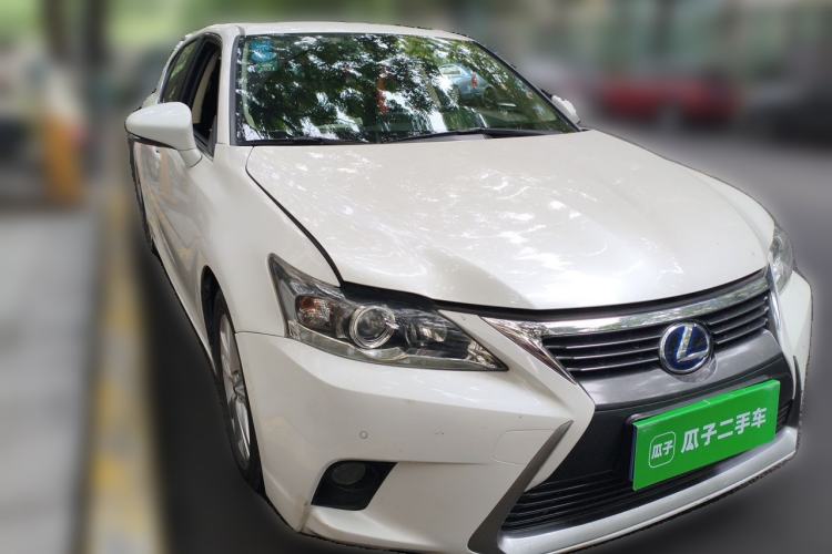 Used Lexus CT 2014 CT200h Comfort Edition Monochrome Front Right 45 Deg