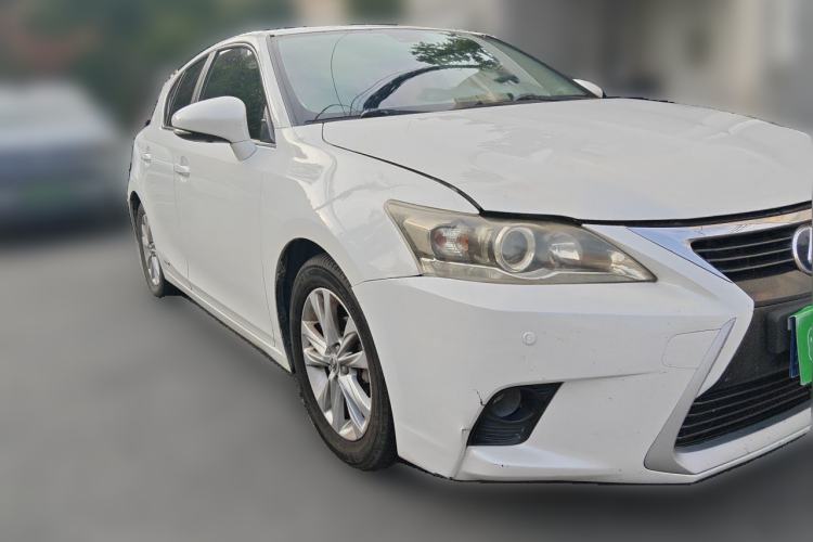 Used Lexus CT 2014 CT200h Comfort Edition Monochrome Front Right 45 Deg